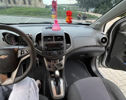 Серый Шевроле Соник, объемом двигателя 1.8 л и пробегом 251 тыс. км за 5950 $, фото 11 на Automoto.ua