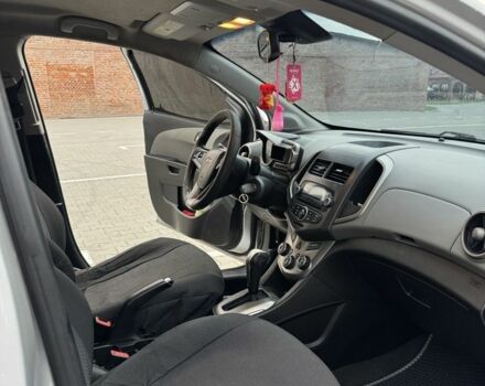Серый Шевроле Соник, объемом двигателя 1.8 л и пробегом 251 тыс. км за 5950 $, фото 8 на Automoto.ua