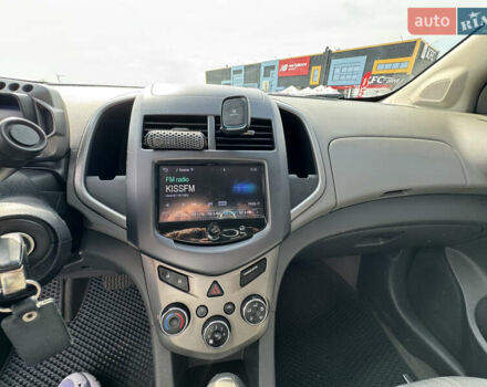 Сірий Шевроле Сонік, об'ємом двигуна 1.4 л та пробігом 226 тис. км за 5900 $, фото 11 на Automoto.ua