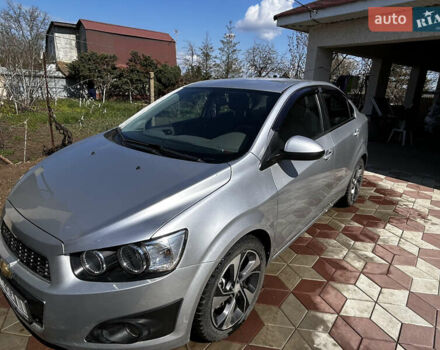 Сірий Шевроле Сонік, об'ємом двигуна 1.36 л та пробігом 118 тис. км за 8000 $, фото 2 на Automoto.ua