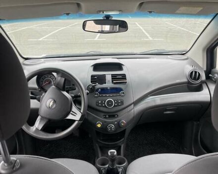 Шевроле Спарк 2010 у Києві на Automoto.ua Білий Шевроле Спарк, об'ємом двигуна 1 л та пробігом 219 тис. км за 4500 $, фото 16 на Automoto.ua