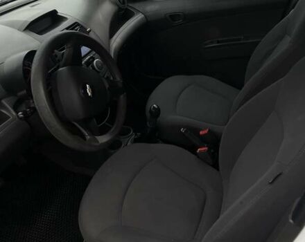 Шевроле Спарк 2010 у Києві на Automoto.ua Білий Шевроле Спарк, об'ємом двигуна 1 л та пробігом 219 тис. км за 4500 $, фото 19 на Automoto.ua