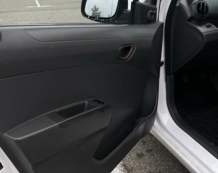 Шевроле Спарк 2010 у Києві на Automoto.ua Білий Шевроле Спарк, об'ємом двигуна 1 л та пробігом 219 тис. км за 4500 $, фото 22 на Automoto.ua