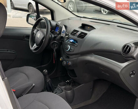 Білий Шевроле Спарк, об'ємом двигуна 0.99 л та пробігом 222 тис. км за 3000 $, фото 9 на Automoto.ua