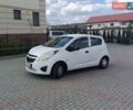Белый Шевроле Спарк, объемом двигателя 1 л и пробегом 150 тыс. км за 4500 $, фото 1 на Automoto.ua