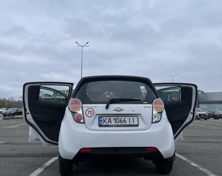Шевроле Спарк 2010 у Києві на Automoto.ua Білий Шевроле Спарк, об'ємом двигуна 1 л та пробігом 219 тис. км за 4500 $, фото 11 на Automoto.ua