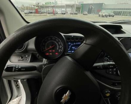 Шевроле Спарк 2010 у Києві на Automoto.ua Білий Шевроле Спарк, об'ємом двигуна 1 л та пробігом 219 тис. км за 4500 $, фото 23 на Automoto.ua