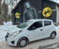 Белый Шевроле Спарк, объемом двигателя 1 л и пробегом 200 тыс. км за 4200 $, фото 1 на Automoto.ua