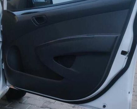 Белый Шевроле Спарк, объемом двигателя 0.99 л и пробегом 171 тыс. км за 6200 $, фото 10 на Automoto.ua