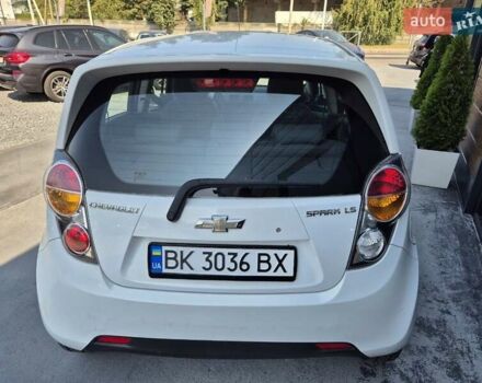 Белый Шевроле Спарк, объемом двигателя 1 л и пробегом 94 тыс. км за 4943 $, фото 5 на Automoto.ua