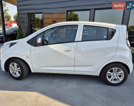 Белый Шевроле Спарк, объемом двигателя 1 л и пробегом 94 тыс. км за 4943 $, фото 2 на Automoto.ua
