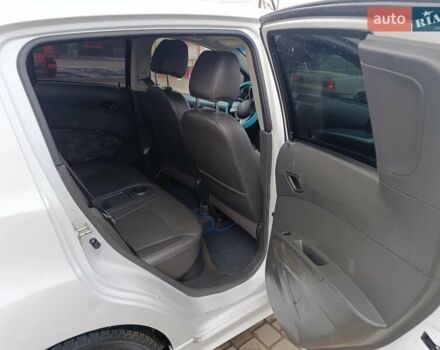 Белый Шевроле Спарк, объемом двигателя 0 л и пробегом 199 тыс. км за 5500 $, фото 8 на Automoto.ua