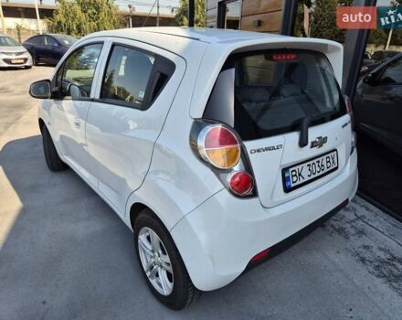 Белый Шевроле Спарк, объемом двигателя 1 л и пробегом 94 тыс. км за 4943 $, фото 4 на Automoto.ua