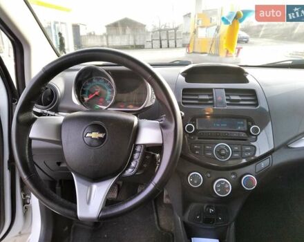 Белый Шевроле Спарк, объемом двигателя 1.21 л и пробегом 156 тыс. км за 5600 $, фото 14 на Automoto.ua
