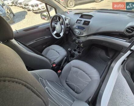 Белый Шевроле Спарк, объемом двигателя 1 л и пробегом 94 тыс. км за 4943 $, фото 8 на Automoto.ua