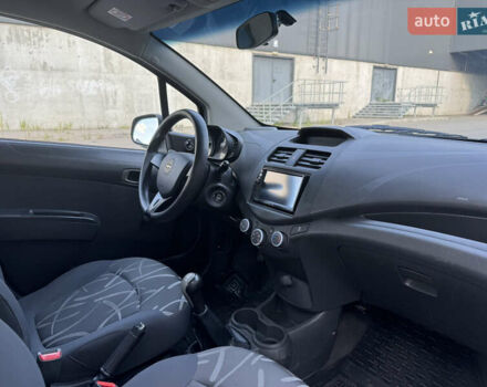 Белый Шевроле Спарк, объемом двигателя 1 л и пробегом 143 тыс. км за 3600 $, фото 25 на Automoto.ua