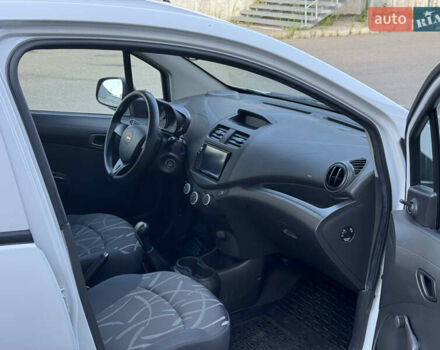 Белый Шевроле Спарк, объемом двигателя 1 л и пробегом 143 тыс. км за 3600 $, фото 26 на Automoto.ua