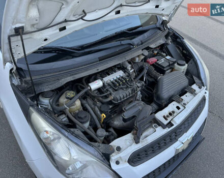 Белый Шевроле Спарк, объемом двигателя 1 л и пробегом 143 тыс. км за 3600 $, фото 44 на Automoto.ua