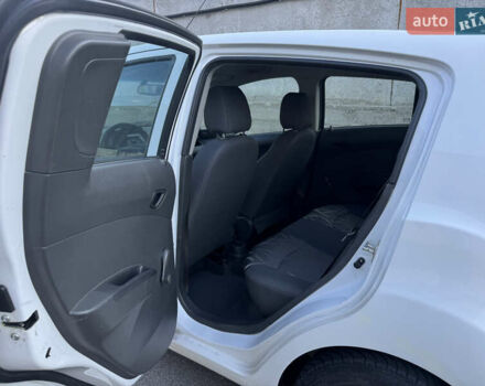 Белый Шевроле Спарк, объемом двигателя 1 л и пробегом 143 тыс. км за 3600 $, фото 33 на Automoto.ua