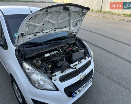 Белый Шевроле Спарк, объемом двигателя 1 л и пробегом 143 тыс. км за 3600 $, фото 43 на Automoto.ua