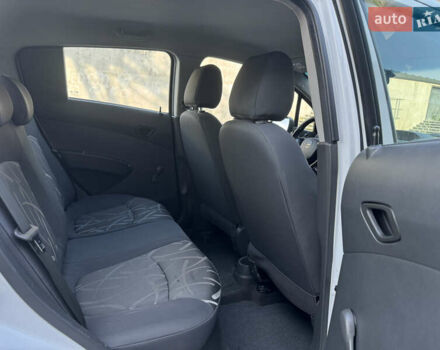 Белый Шевроле Спарк, объемом двигателя 1 л и пробегом 143 тыс. км за 3600 $, фото 38 на Automoto.ua