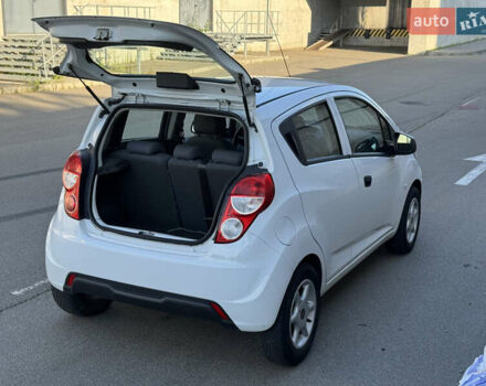 Белый Шевроле Спарк, объемом двигателя 1 л и пробегом 143 тыс. км за 3600 $, фото 41 на Automoto.ua