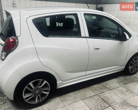 Білий Шевроле Спарк, об'ємом двигуна 0 л та пробігом 55 тис. км за 7700 $, фото 2 на Automoto.ua