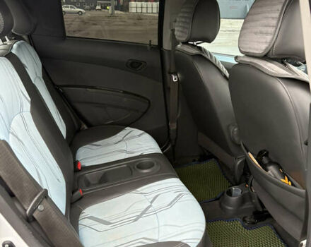 Білий Шевроле Спарк, об'ємом двигуна 0 л та пробігом 78 тис. км за 10000 $, фото 10 на Automoto.ua