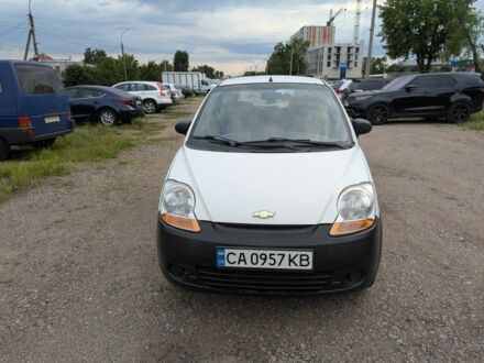 Шевроле Спарк 2009 в Черкассах на Automoto.ua Белый Шевроле Спарк, объемом двигателя 0.8 л и пробегом 185 тыс. км за 3000 $, фото 1 на Automoto.ua
