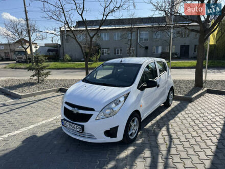 Шевроле Спарк 2010 в Черновцах на Automoto.ua Белый Шевроле Спарк, объемом двигателя 1 л и пробегом 171 тыс. км за 3600 $, фото 1 на Automoto.ua