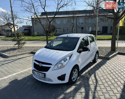 Белый Шевроле Спарк, объемом двигателя 1 л и пробегом 171 тыс. км за 3600 $, фото 1 на Automoto.ua