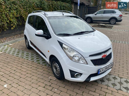 Шевроле Спарк 2010 у Києві на Automoto.ua Білий Шевроле Спарк, об'ємом двигуна 1.21 л та пробігом 197 тис. км за 4200 $, фото 1 на Automoto.ua