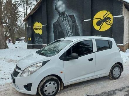 Белый Шевроле Спарк, объемом двигателя 1 л и пробегом 223 тыс. км за 3350 $, фото 1 на Automoto.ua