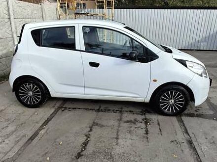 Шевроле Спарк 2011 у Александрие на Automoto.ua Білий Шевроле Спарк, об'ємом двигуна 1 л та пробігом 182 тис. км за 4000 $, фото 1 на Automoto.ua