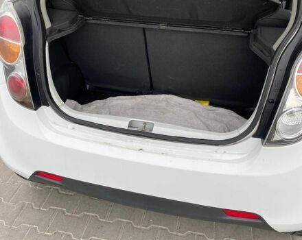 Білий Шевроле Спарк, об'ємом двигуна 1.2 л та пробігом 75 тис. км за 4900 $, фото 1 на Automoto.ua