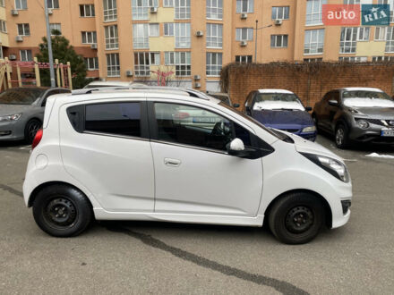 Белый Шевроле Спарк, объемом двигателя 1 л и пробегом 110 тыс. км за 3000 $, фото 1 на Automoto.ua