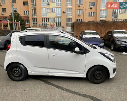 Білий Шевроле Спарк, об'ємом двигуна 1 л та пробігом 110 тис. км за 3000 $, фото 1 на Automoto.ua