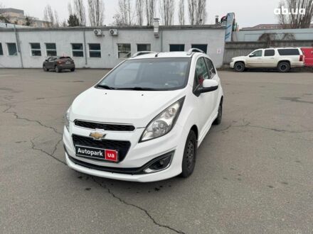Шевроле Спарк 2013 в Киеве на Automoto.ua Белый Шевроле Спарк, объемом двигателя 1 л и пробегом 90 тыс. км за 5190 $, фото 1 на Automoto.ua