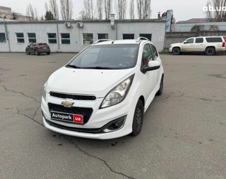 Белый Шевроле Спарк, объемом двигателя 1 л и пробегом 90 тыс. км за 5190 $, фото 1 на Automoto.ua