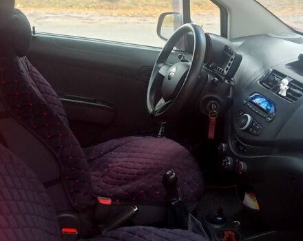 Шевроле Спарк 2010 у Червоноград на Automoto.ua Червоний Шевроле Спарк, об'ємом двигуна 1 л та пробігом 138 тис. км за 4200 $, фото 4 на Automoto.ua