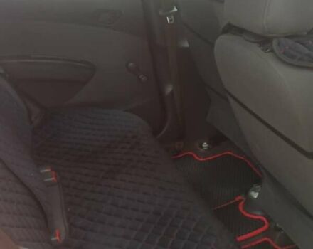 Шевроле Спарк 2010 у Червоноград на Automoto.ua Червоний Шевроле Спарк, об'ємом двигуна 1 л та пробігом 138 тис. км за 4200 $, фото 5 на Automoto.ua