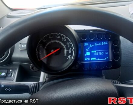 Шевроле Спарк 2010 у Червоноград на Automoto.ua Червоний Шевроле Спарк, об'ємом двигуна 1 л та пробігом 138 тис. км за 4200 $, фото 2 на Automoto.ua