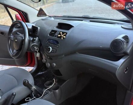 Шевроле Спарк 2011 у Львові на Automoto.ua Червоний Шевроле Спарк, об'ємом двигуна 1 л та пробігом 232 тис. км за 3350 $, фото 40 на Automoto.ua
