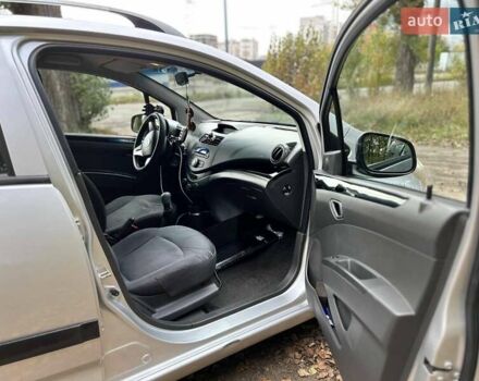 Серый Шевроле Спарк, объемом двигателя 1 л и пробегом 142 тыс. км за 3800 $, фото 6 на Automoto.ua