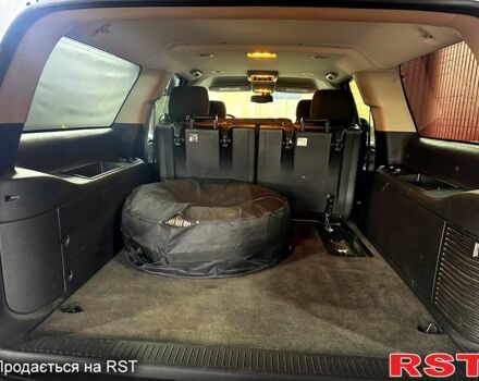 Шевроле Субурбан 2011 у Рівному на Automoto.ua Білий Шевроле Субурбан, об'ємом двигуна 5.3 л та пробігом 190 тис. км за 21000 $, фото 5 на Automoto.ua