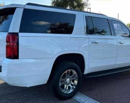 Белый Шевроле Субурбан, объемом двигателя 5.3 л и пробегом 55 тыс. км за 5500 $, фото 2 на Automoto.ua