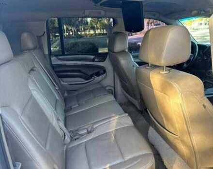 Белый Шевроле Субурбан, объемом двигателя 5.3 л и пробегом 55 тыс. км за 5500 $, фото 10 на Automoto.ua