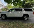 Белый Шевроле Субурбан, объемом двигателя 5.3 л и пробегом 198 тыс. км за 38500 $, фото 1 на Automoto.ua