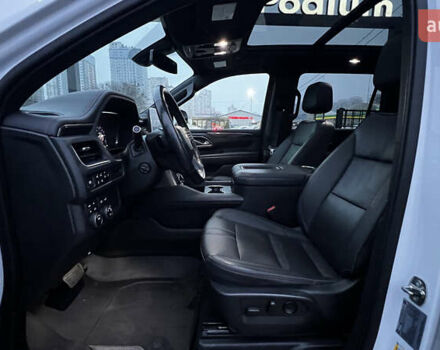 Белый Шевроле Субурбан, объемом двигателя 3 л и пробегом 79 тыс. км за 65999 $, фото 20 на Automoto.ua