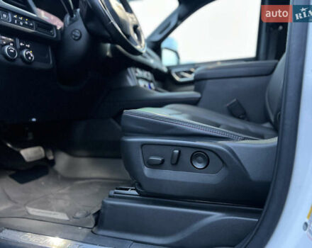 Белый Шевроле Субурбан, объемом двигателя 3 л и пробегом 79 тыс. км за 65999 $, фото 18 на Automoto.ua